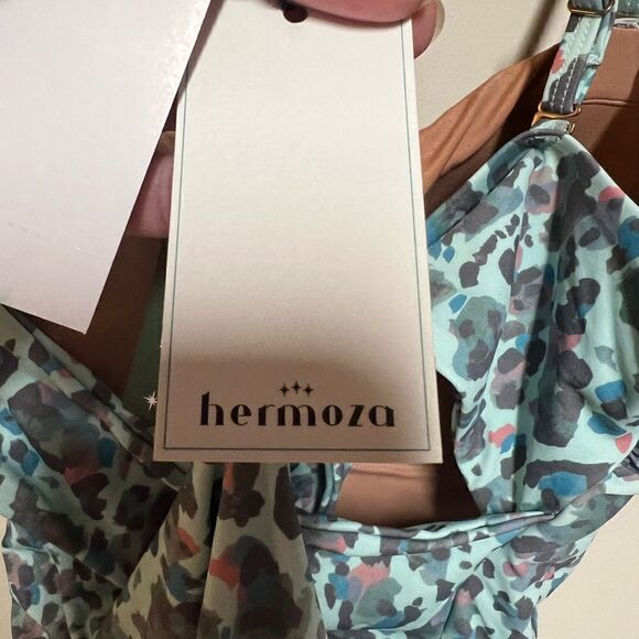 NWT Hermoza Leonor Flutter One-Piece Swimsuit Sz 14 Host Pick - Picture 9 of 11